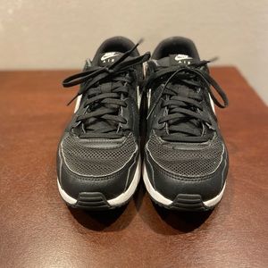 Womens size 8.5 or Mens size 7 nike air max